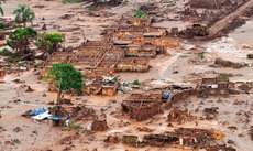 Área afetada pelo rompimento de barragem no distrito de Bento Rodrigues, zona rural de Mariana, em Minas Gerais
